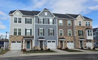 13 Wentworth Lane, Deer Park, OH 45236