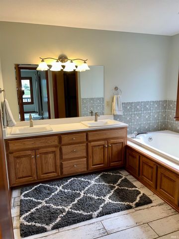 3563 Franklin Dr Drive, Auburn, IN 46706