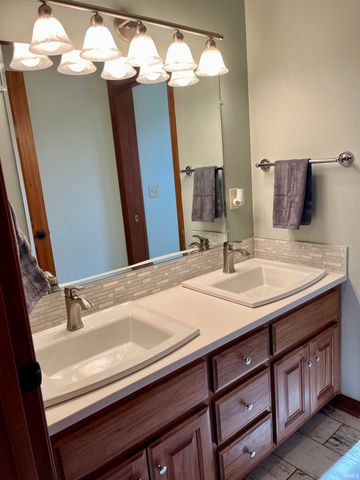 3563 Franklin Dr Drive, Auburn, IN 46706