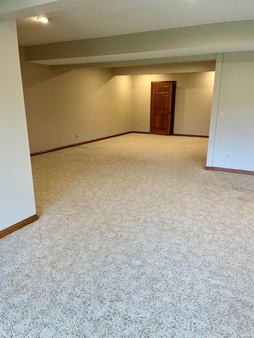 3563 Franklin Dr Drive, Auburn, IN 46706