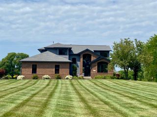 3563 Franklin Dr Drive, Auburn, IN 46706