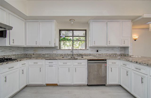 714 Sandpiper Drive, Sugar Land, TX 77478