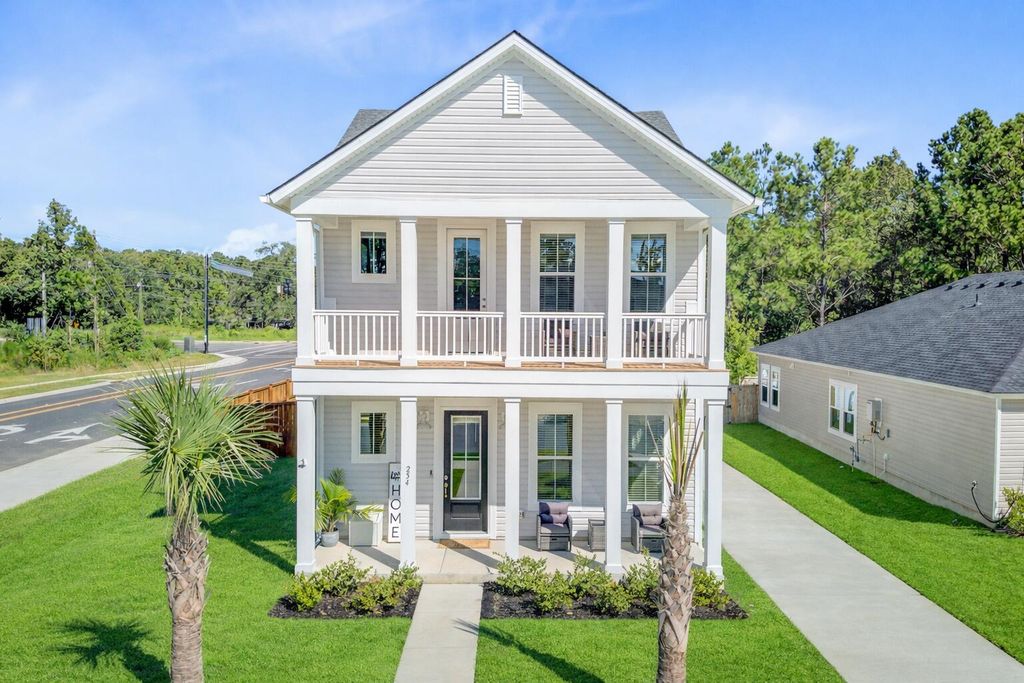 254 Red Bluff Street, Summerville, SC 29483