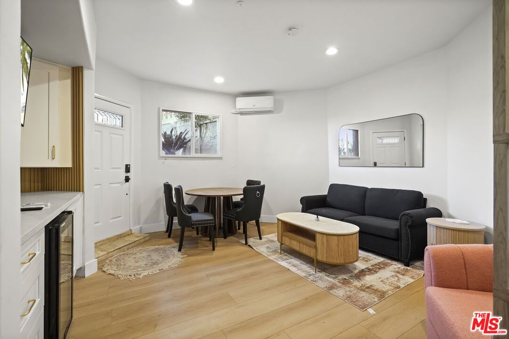 Image 29 of property listing at 2258 Gloaming Way, Beverly Hills, CA 90210