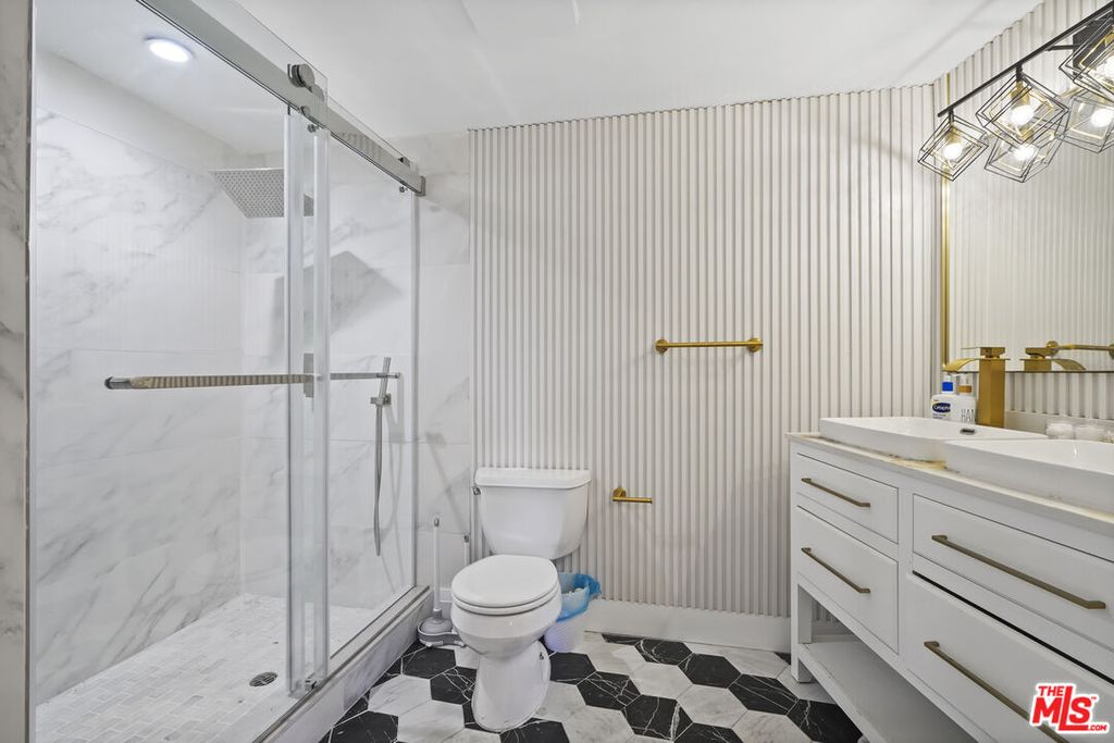 Image 30 of property listing at 2258 Gloaming Way, Beverly Hills, CA 90210