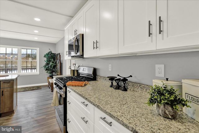 1049 CHRISTINA DR, Leesport, PA 19533