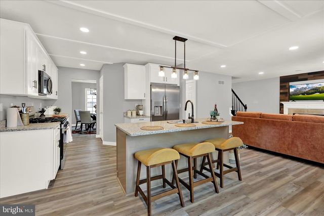 1049 CHRISTINA DR, Leesport, PA 19533