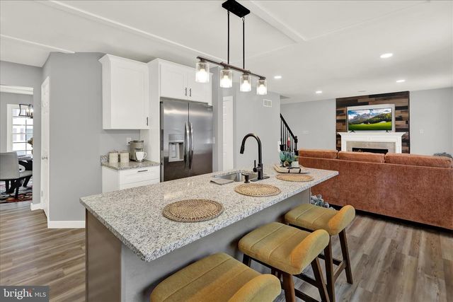 1049 CHRISTINA DR, Leesport, PA 19533