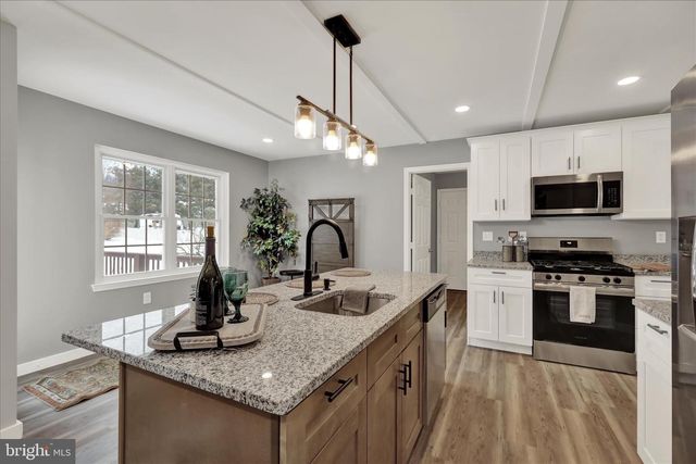 1049 CHRISTINA DR, Leesport, PA 19533