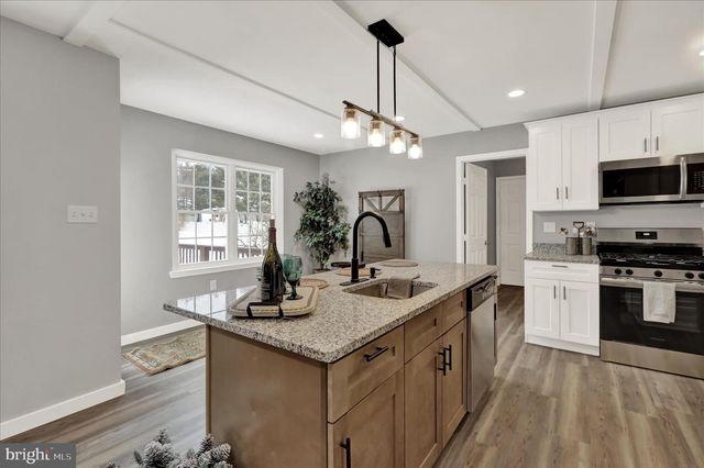 1049 CHRISTINA DR, Leesport, PA 19533