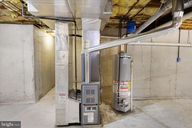 1049 CHRISTINA DR, Leesport, PA 19533