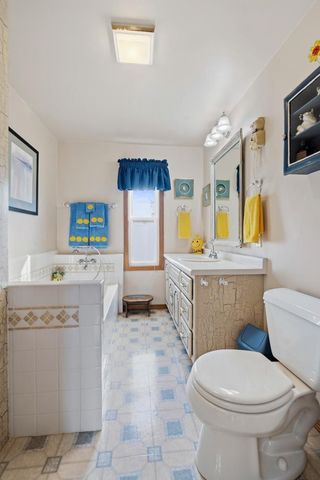 1250 CASS STREET, Green Bay, WI 54301