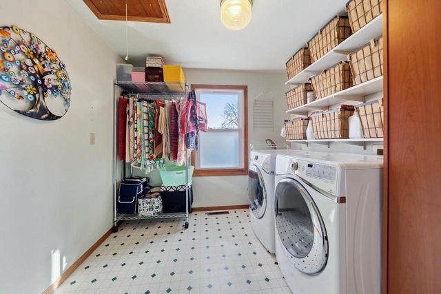 1250 CASS STREET, Green Bay, WI 54301