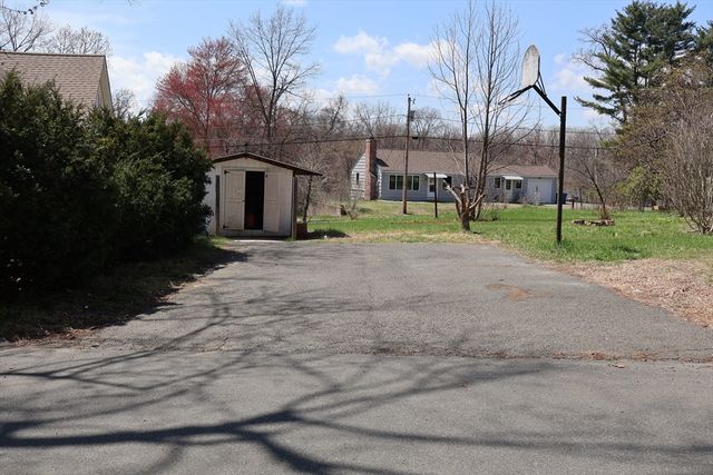 283 Hillcrest Ave, West Springfield, MA 01089