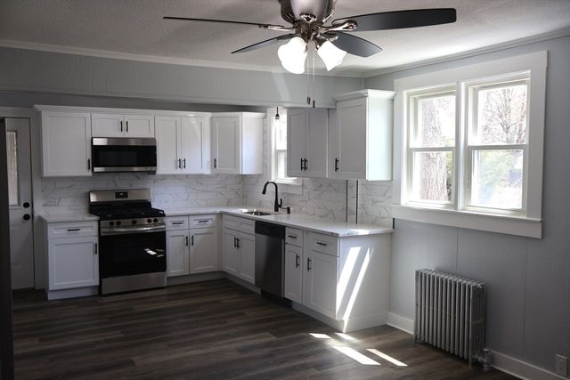 283 Hillcrest Ave, West Springfield, MA 01089
