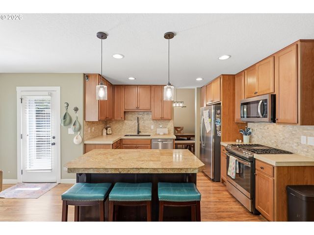 17376 AUBIN St, Sandy, OR 97055