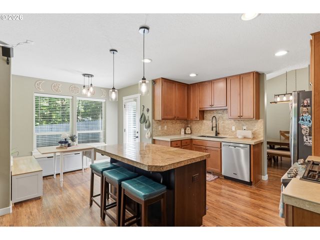 17376 AUBIN St, Sandy, OR 97055