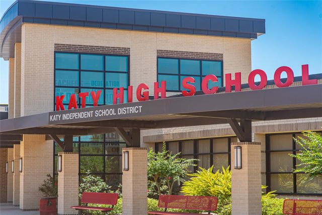 6039 Whispering Lakes Drive, Katy, TX 77493