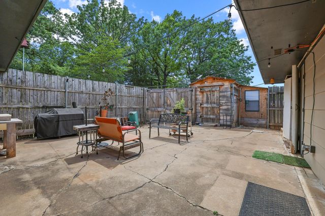 1231 Oak Drive, Denison, TX 75020