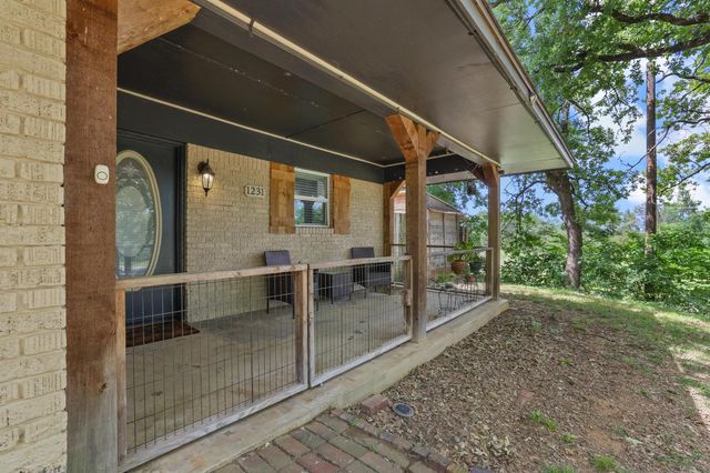 1231 Oak Drive, Denison, TX 75020