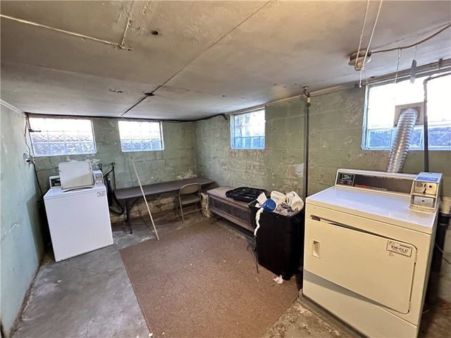 201 Elm St 15A, Neville Twp, PA 15225