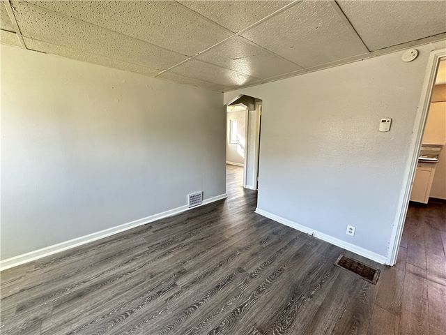 201 Elm St 15A, Neville Twp, PA 15225