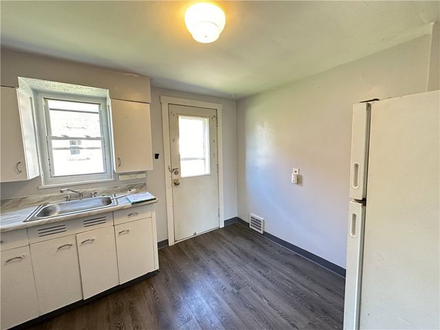 201 Elm St 15A, Neville Twp, PA 15225