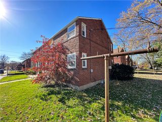 201 Elm St 15A, Neville Twp, PA 15225