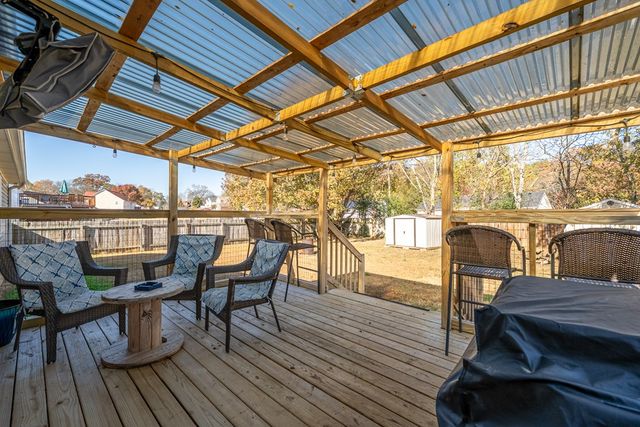 18 SE Hedgerow Court, Cartersville, GA 30120