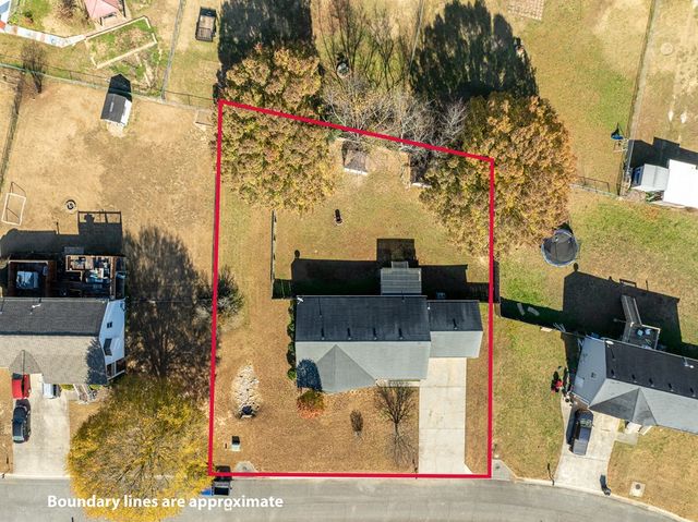 18 SE Hedgerow Court, Cartersville, GA 30120