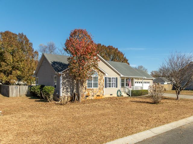 18 SE Hedgerow Court, Cartersville, GA 30120