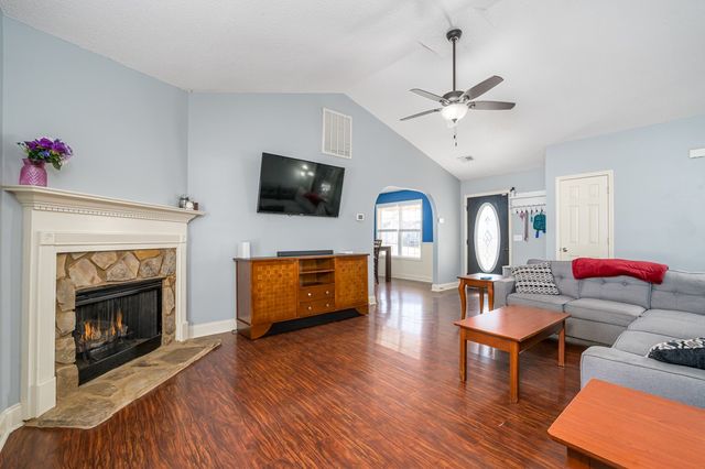 18 SE Hedgerow Court, Cartersville, GA 30120