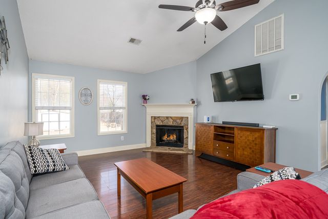 18 SE Hedgerow Court, Cartersville, GA 30120