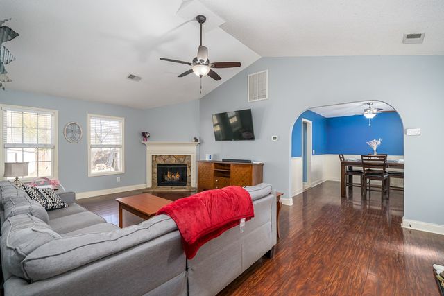 18 SE Hedgerow Court, Cartersville, GA 30120