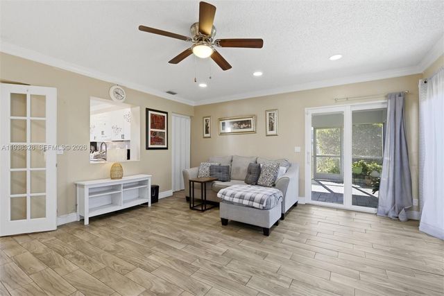 5723 NW 87th Ave, Tamarac, FL 33321