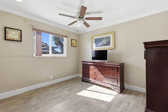 5723 NW 87th Ave, Tamarac, FL 33321