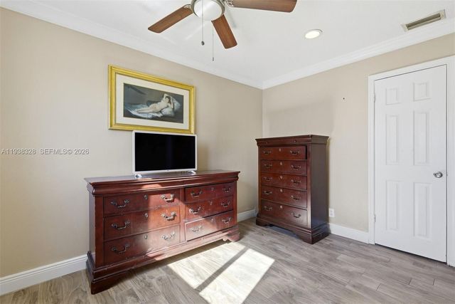 5723 NW 87th Ave, Tamarac, FL 33321