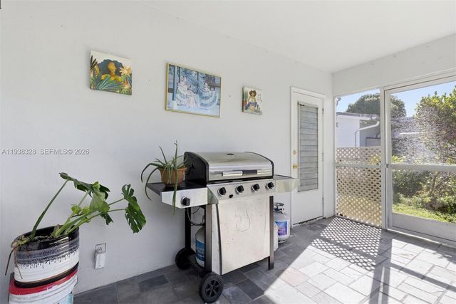 5723 NW 87th Ave, Tamarac, FL 33321