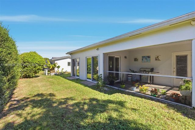 5723 NW 87th Ave, Tamarac, FL 33321