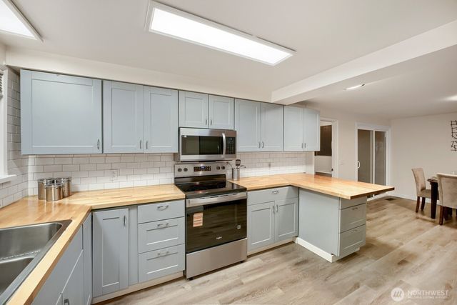 1420 E Walnut Street, Kent, WA 98030