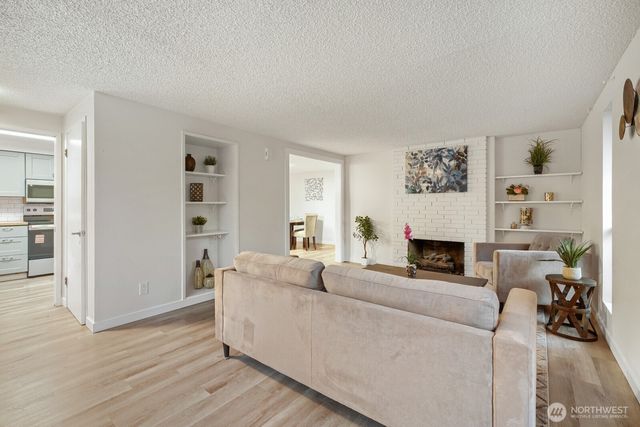 1420 E Walnut Street, Kent, WA 98030