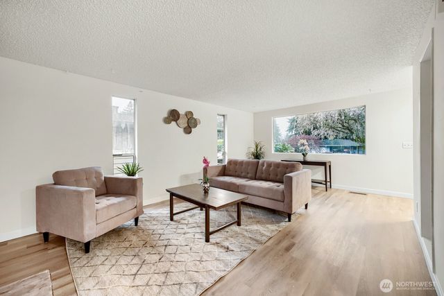 1420 E Walnut Street, Kent, WA 98030