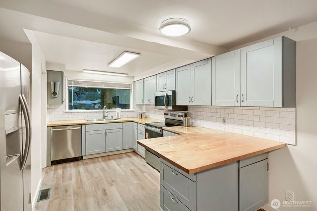1420 E Walnut Street, Kent, WA 98030
