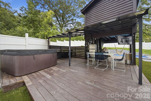 314 Oak Knoll, Hildebran, NC 28637