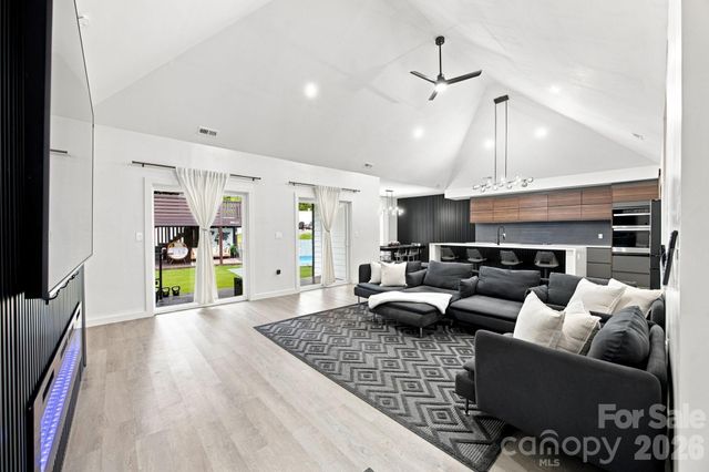 314 Oak Knoll, Hildebran, NC 28637