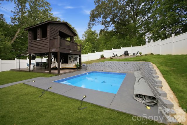 314 Oak Knoll, Hildebran, NC 28637