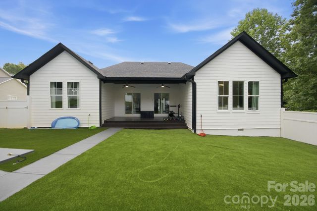 314 Oak Knoll, Hildebran, NC 28637