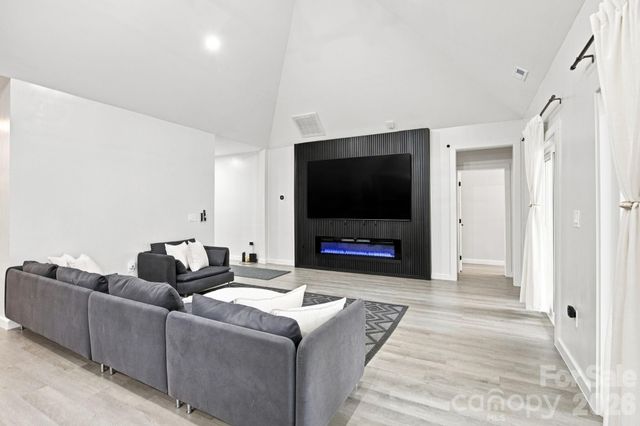 314 Oak Knoll, Hildebran, NC 28637