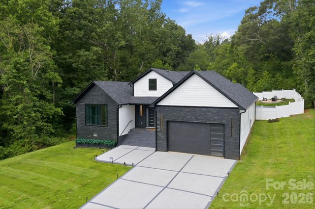 314 Oak Knoll, Hildebran, NC 28637