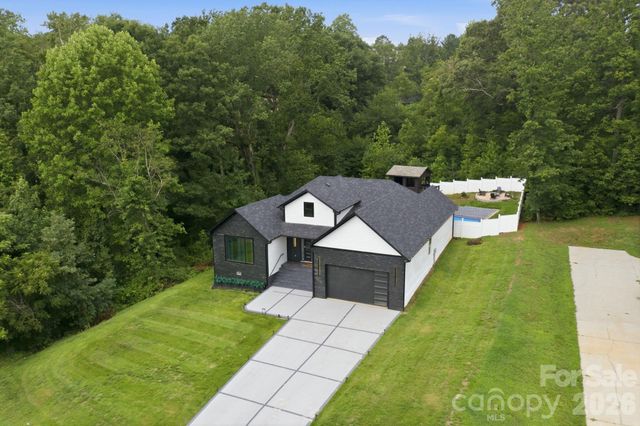 314 Oak Knoll, Hildebran, NC 28637